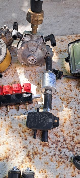 Продавам газов инжекцион Landi Renzo 4 цилиндъра