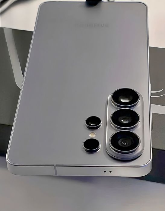Samsung Galaxy S26 Ultra (512GB) - цвят Silver Shadow (сребърен), фабрично запечатан