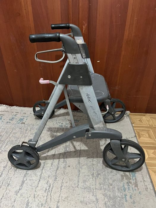 Ходунок для взрослых ролатор