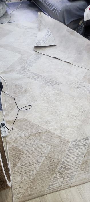 Продам ковер 2х3