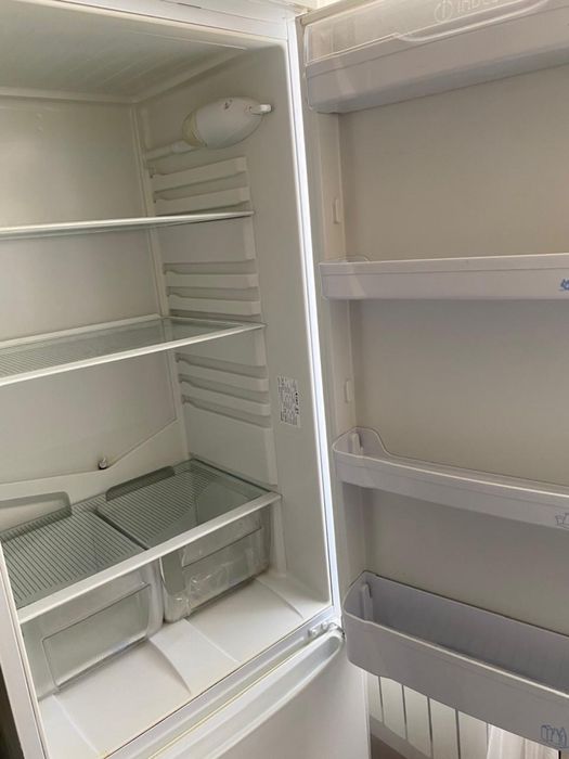 Холодильник Indesit