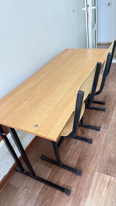 Пррдам парты и машинки