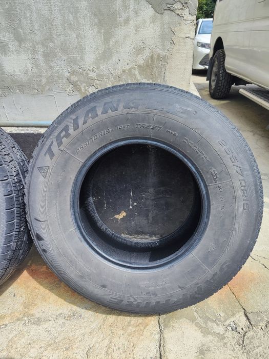 Продам шины б/у трианжел 255/70/15.