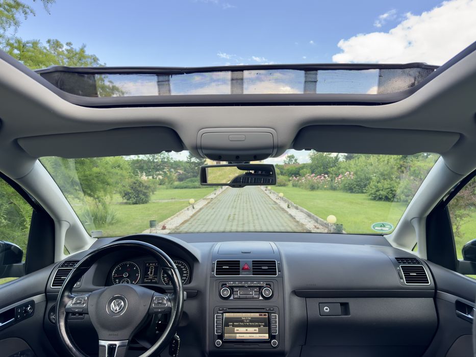 Touran 2.0 tdi 170 cp DSG panoramic//webasto//padele//camera carlig
