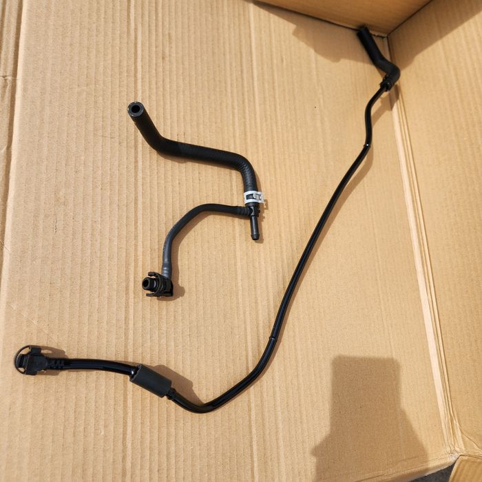 Трубка сапуна на дроссель