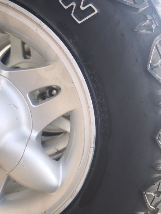 Продаю комплект шин с дисками