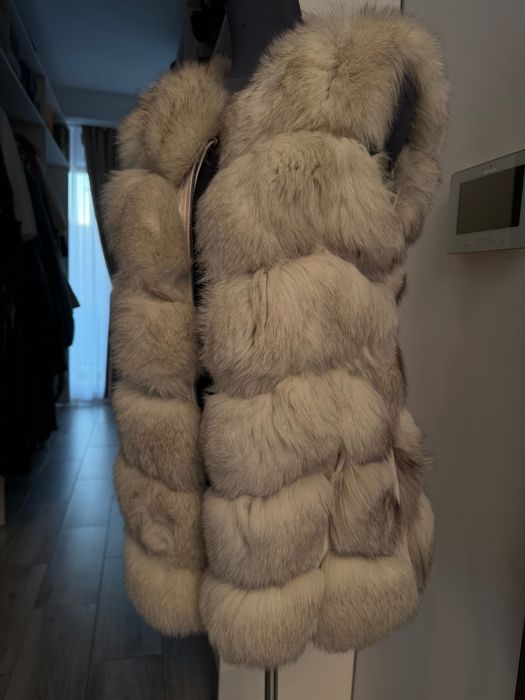 Vestă din blană naturală de vulpe