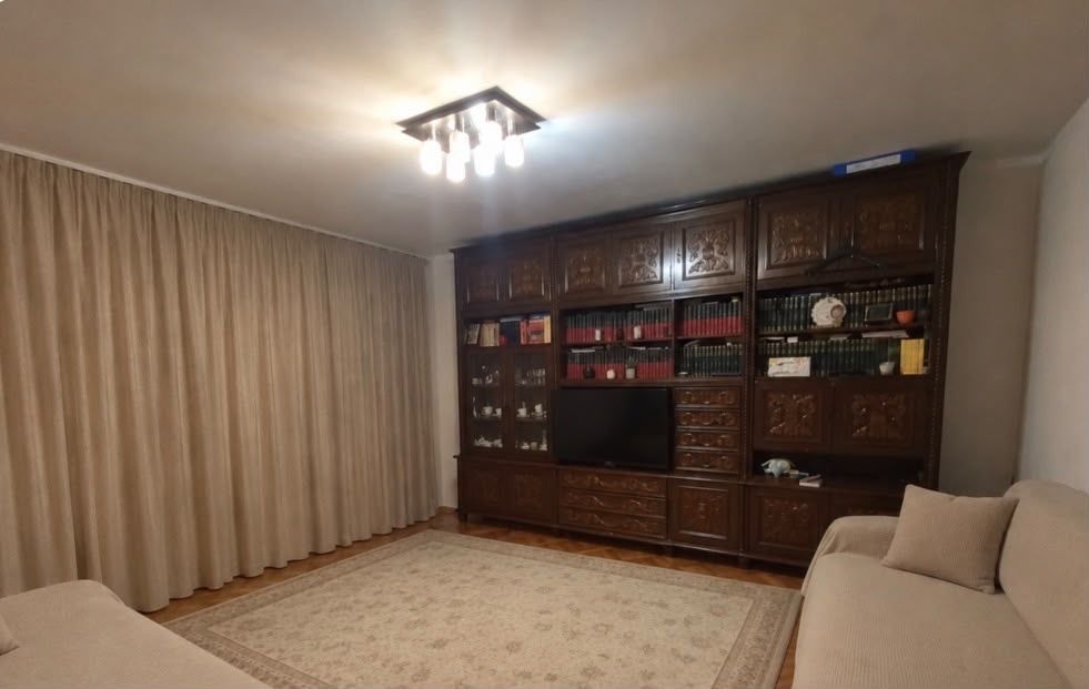Inchiriere apartament 3 camere zona ultracentrala buzau etaj 1/4