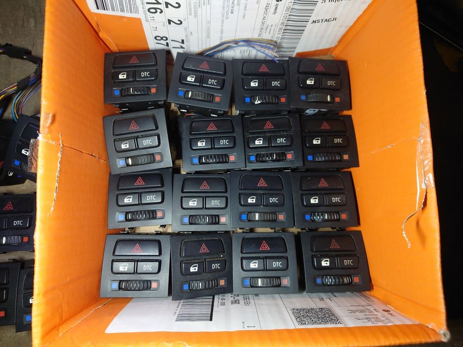 Бмв бутон за аварийни светлини авариини копче bmw е90 е91 е92 ф30 **