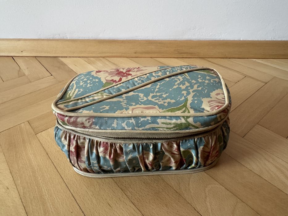 Бална бяла дамска чанта + тоалетни чантички (кожени велурени мушамени)