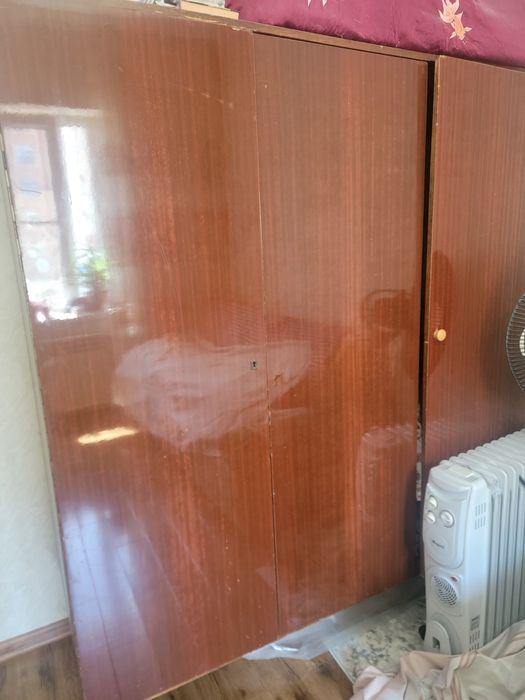 Мебель шкаф сотилади