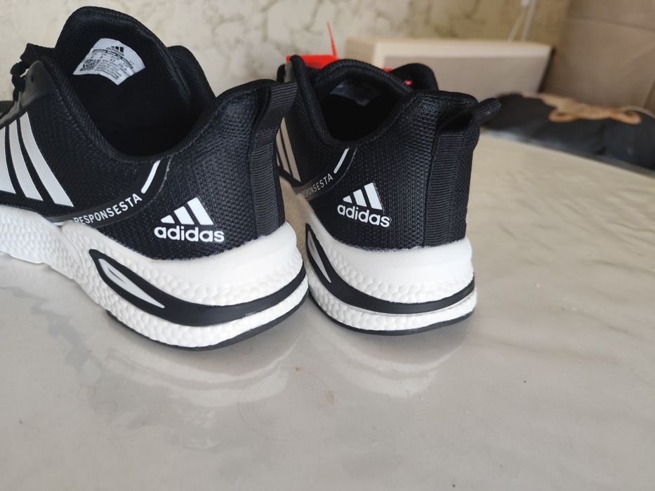 Продам кроссовки  Adidas