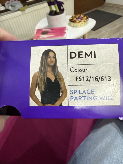 Peruca noua ,nepurtata.