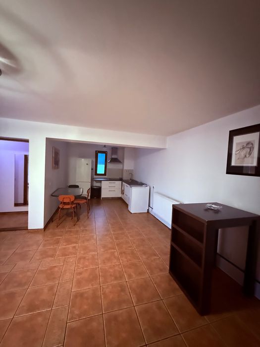 Propietar ofer spre inchiriere casa la curte