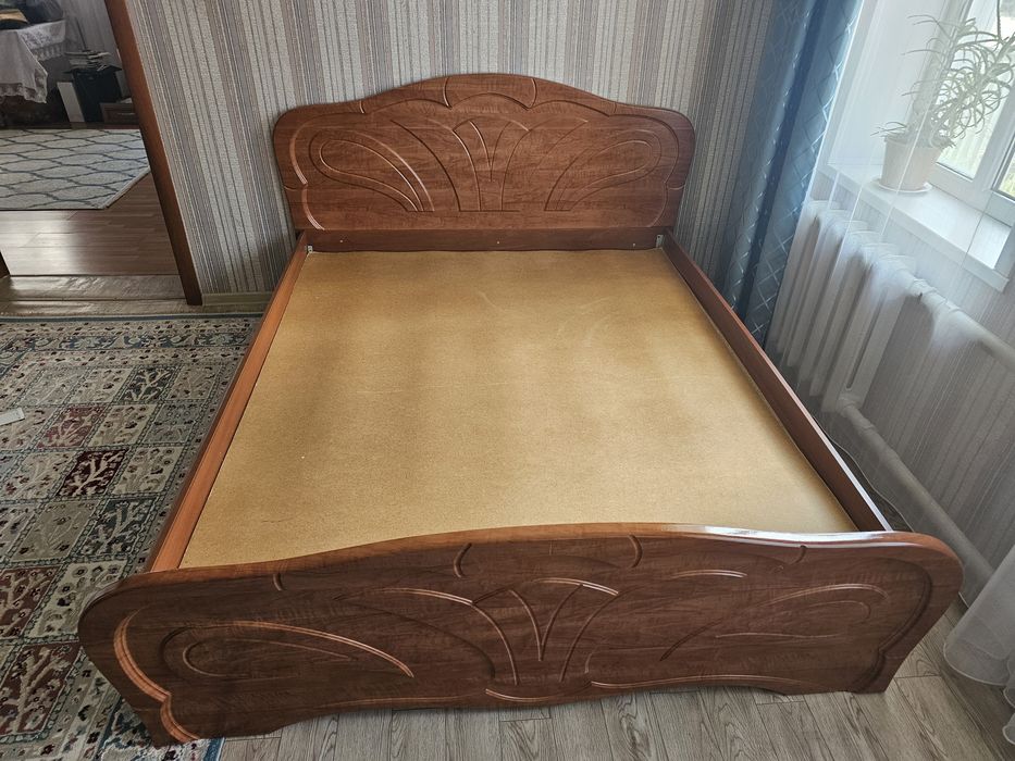 Двухспальная кровать