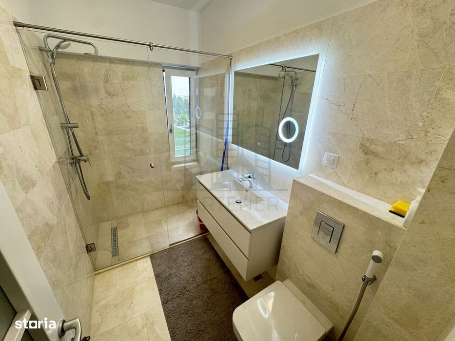 Apartament 2 camere Royal Town 64 mp, loc de parcare, mobilat lux