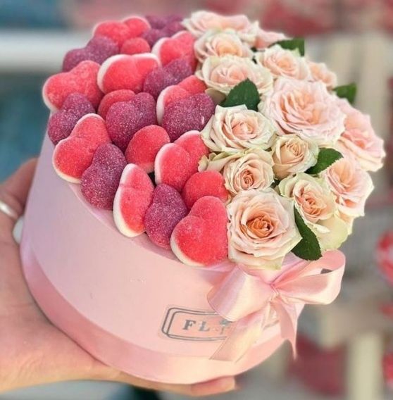 Сладкие букеты на 8 марта на заказ