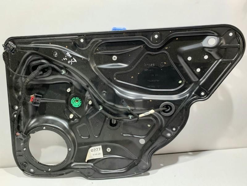 Macara geam electric dreapta spate Volkswagen Passat B6 3C 3C4839756H