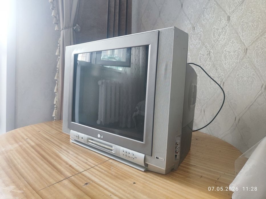 Телевизор LG 21" (54 см) Flatron  (ЭЛТ-телевизор)