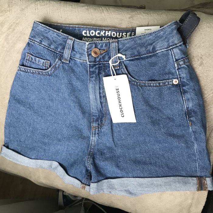 Vand 2 perechi de blugi scurti noi, talie inalta, C&A, marimea 34