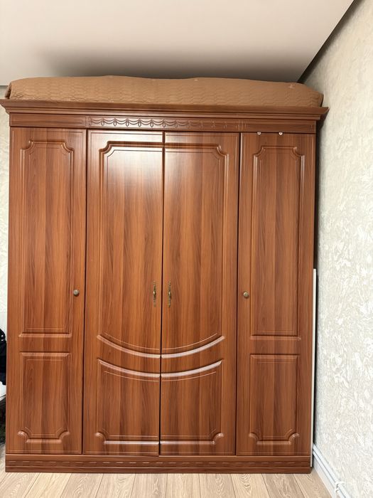 Продам спальный гарнитур