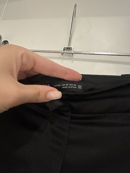 Къси сатенени панталонки Zara ХС, широки