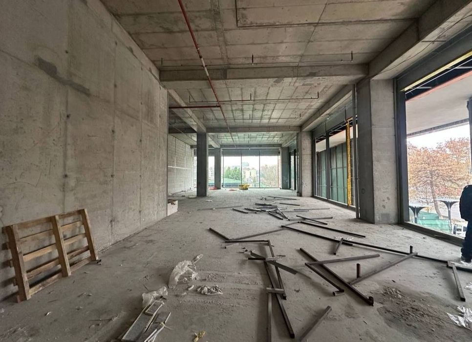 Продается нежилое помещение Пирамит