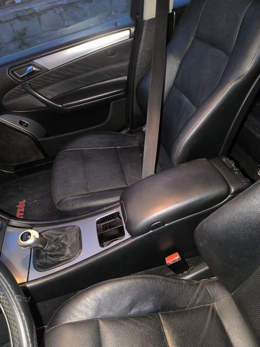 Продава Мерцедес с 320