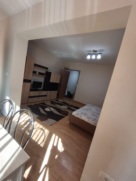 Închiriez apartament cu o camera !