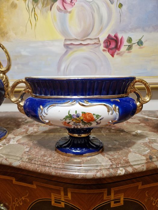 Антикварен порцеланов италиански к-т вази и жардиниера