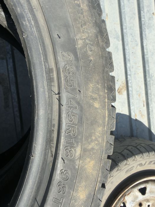 резина 235/45/18