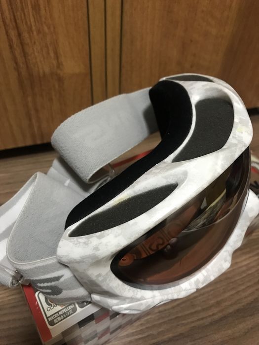 Очки горнолыжные