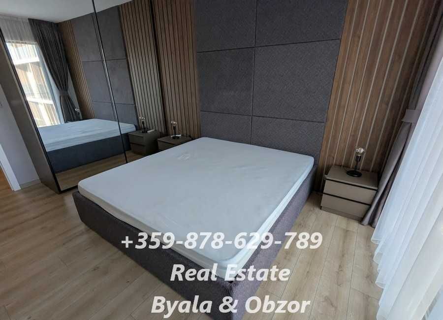 Обзаведен двустаен апартамент с морска гледка на първа линия