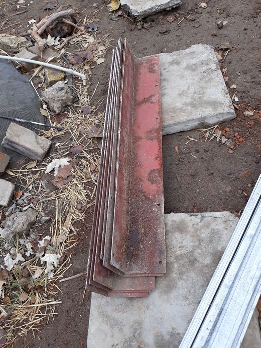 Метал угольник новый