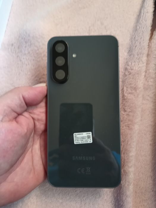 Самсунг А56 уникален като нов