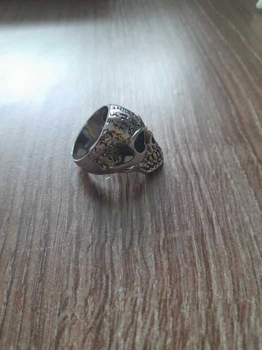 Стоманен пръстен с форма на череп. Цена 15 лв