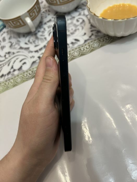 Продам айфон 13 128гб акб 76