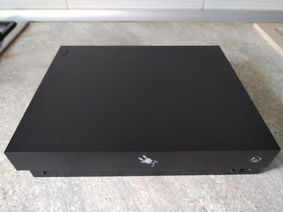 Consola Microsoft Xbox One X, 1TB SSD