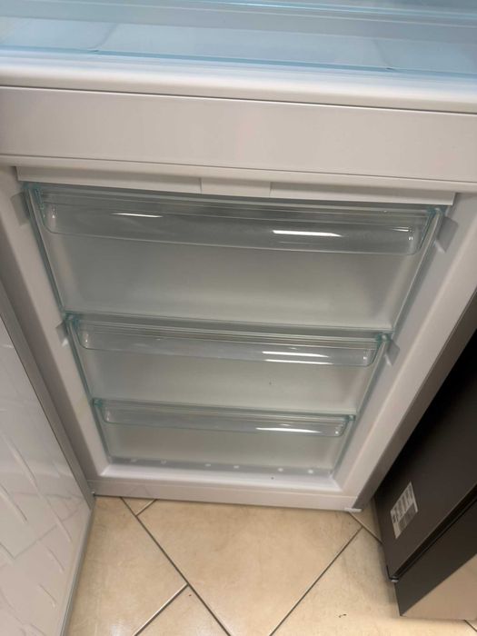 Хладилник с фризер MIELE KFN 29133 D edt/cs