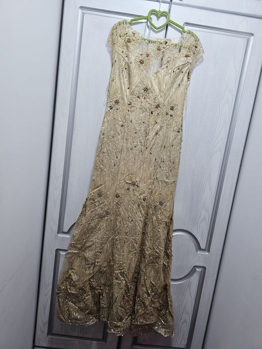 Shikarnie ko'ylak Blestyashie