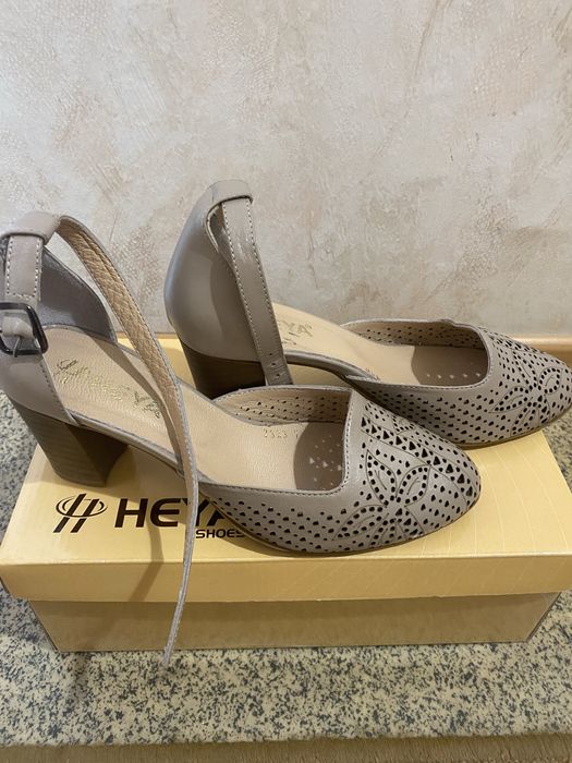 Прекрасни сандали от естествена кожа