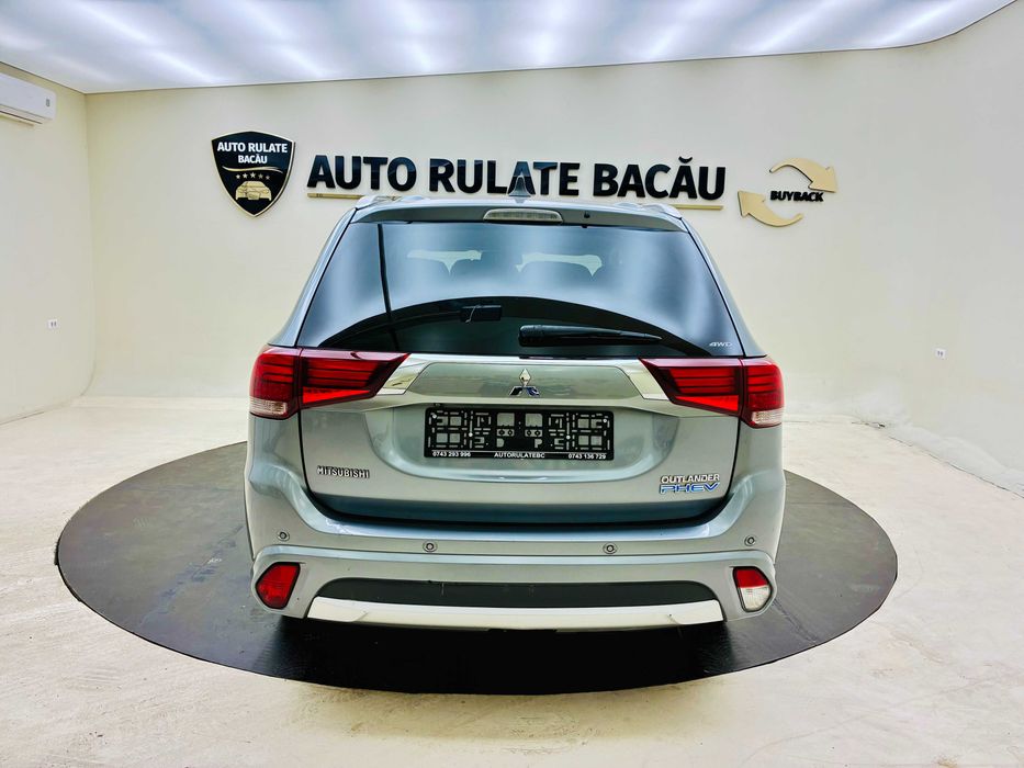 Mitsubishi / Outlander / 2.0 / 121CP / An 2016 / Euro 6 / Automată