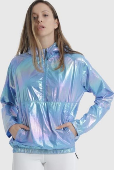 Дамска ветровка