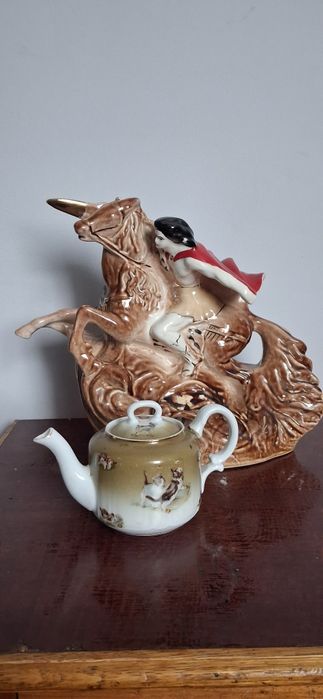 Чайник антиквар. Статуэтка