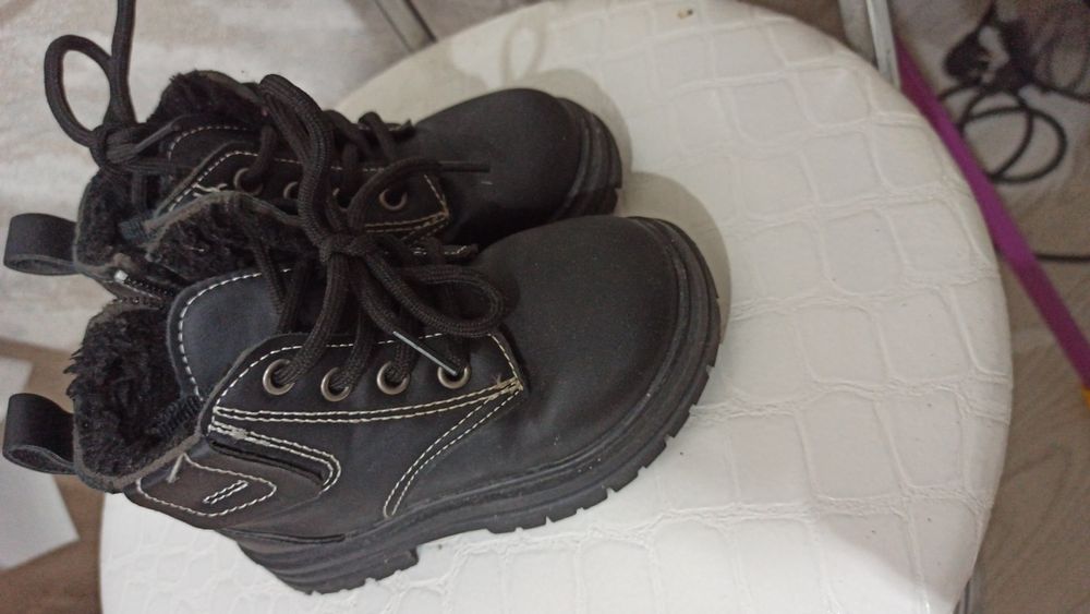 Продам ботинки для ребенка