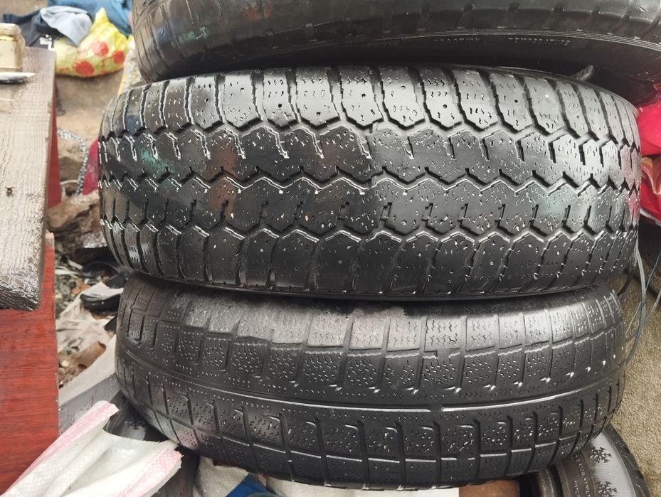 Продам резину на  15 беспарные