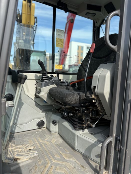 Excavator Volvo ECR50F an 2021 ore 2300 senile nefolosite service facu
