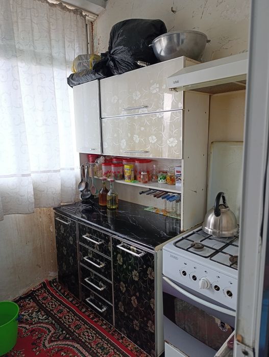 Продаётся трёхкомнатная квартира в центре города Джизак