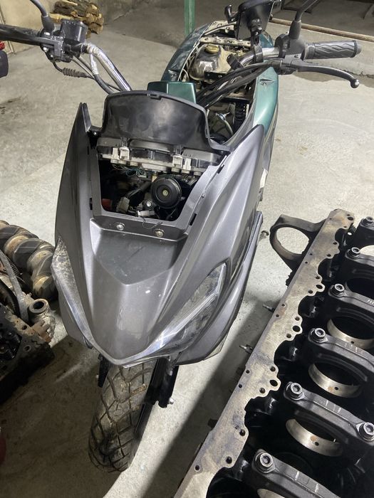 Скутер макси 180.000