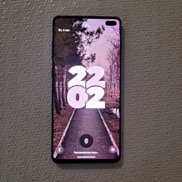 Продам samsung s10 plus